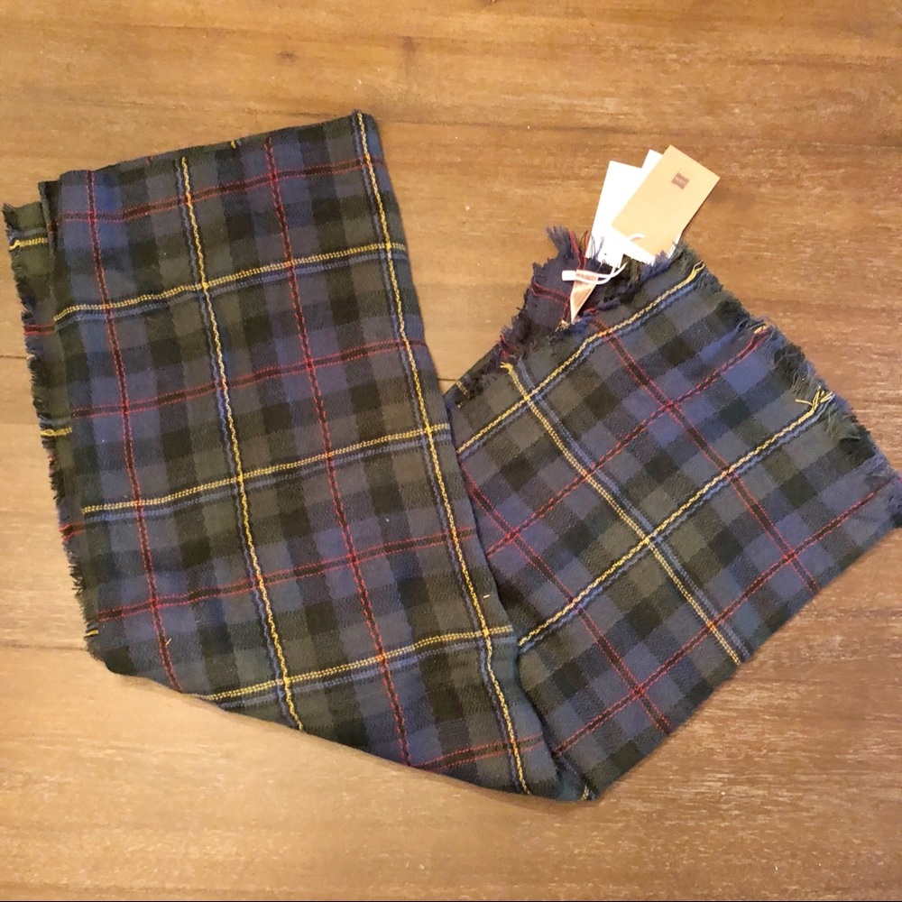 PLAID BLANKET SCARF
